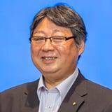 津田敏郎氏