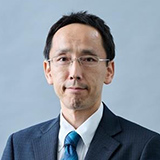 座間 康 氏