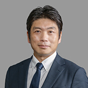 助川 剛亜 氏
